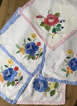 Плейсмети. підтарільники. серветки.