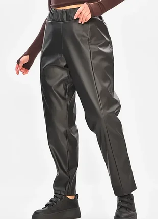 Брюки из эко-кожи / штаны