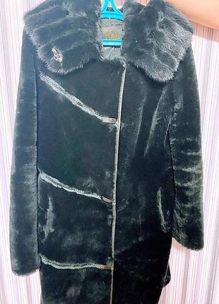 Шуба мутон, на капюшоні норка