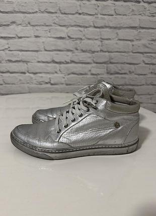 Черевики жіночі сірого (сріблястого) кольору