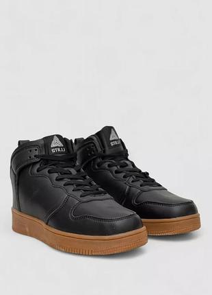 Кросівки чоловічі зимові на хутрі, колір чорно-бежевий