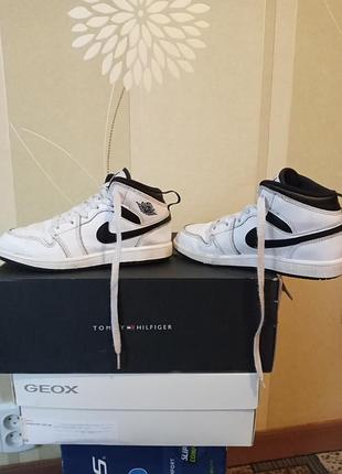 Кроссовки nike air jordan р.33