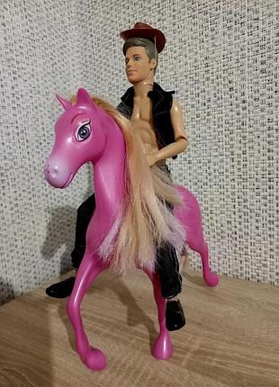 Кен ковбой і кінь