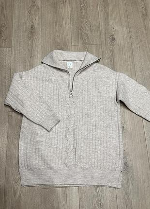 Светр з горловиною