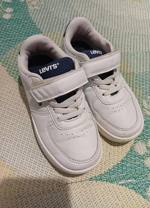 Кроссовки белые