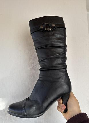 Зимове взуття жіноче