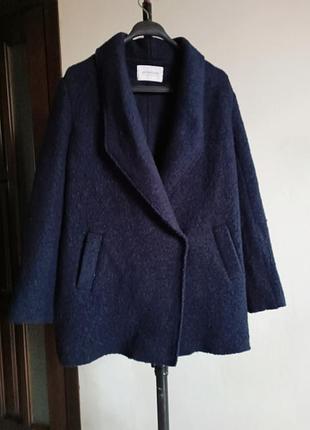 Синее пальто букле со смесью шерсти