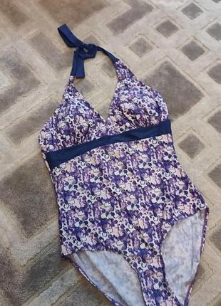 Яркий слитный купальник размер л