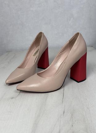 Туфлі лодочки з акцентним каблуком estro, 38, натуральна шкіра