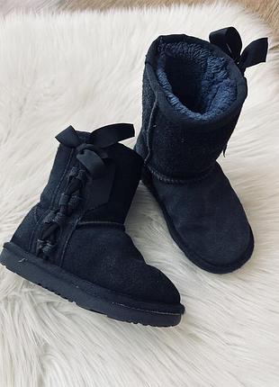 Чоботи чобітки уги угіки угі