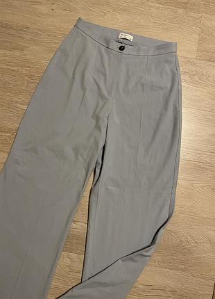 Дуже гарна блакитні брюки