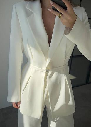 Женский костюм