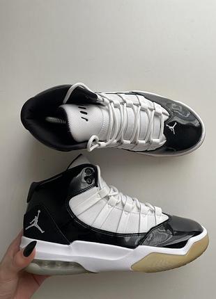 Кросівки jordan max aura