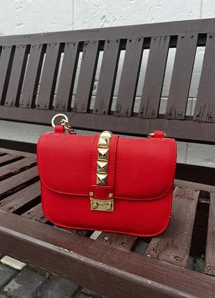 Червона сумка