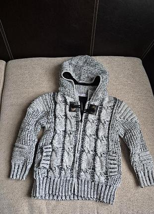 Дуже тепла кофта вязана