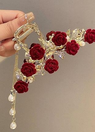 Розкішні заколки для волосся з червоними трояндами та перлинами — елегантна прикраса для