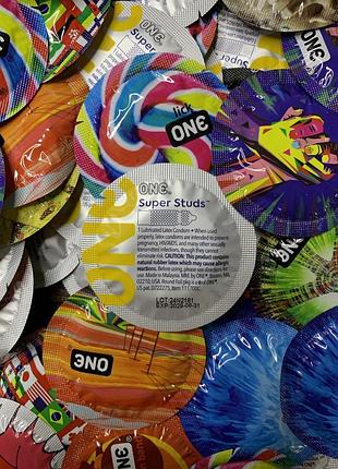 Презервативи one super studs з крапками та ребрами (шипами) роздріб 1 шт