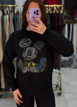 Теплый женский свитер с принтом