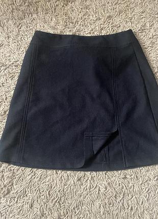 Спідниця з розрізом в рубчик