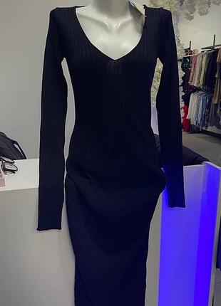 Сукня в чорному кольорі leger