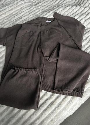 Костюм шоколадний українського виробництва