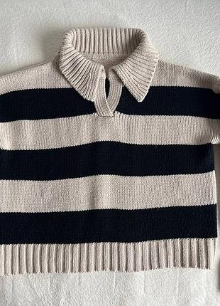 Вкорочений светр в смужку