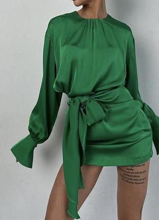 Зелене атласне міні плаття