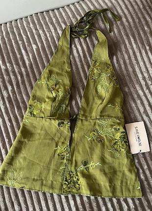 Топ кольору хакі/оливкового/зеленого з вишивкою з відкритими спиною та плечима на зав’язках з біркою шейн shein з квітковим принтом