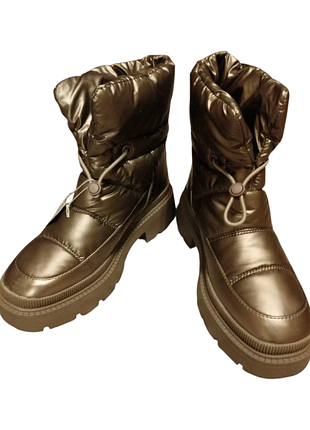 Чоботи ,дутики tamaris ,розмір 40/ довжина устілки 26 см