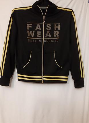 Продам красиву кофту спортивну.