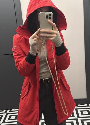 Куртка calvin klein червоного кольору, розмір s