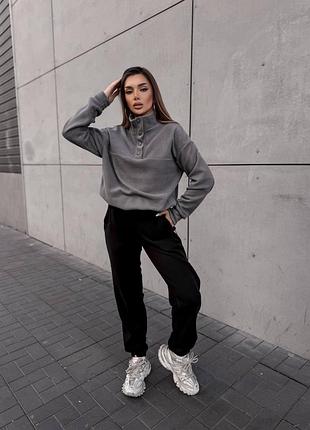 Флисовый спортивный костюм графитовая кофта и черные брюки - джоггеры