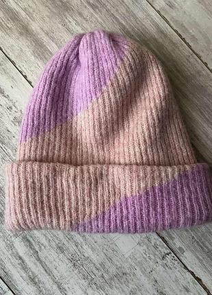 Теплая женская шапка