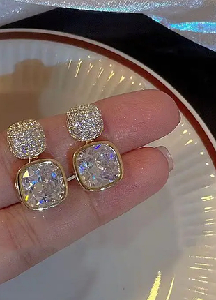 Серьги с камушками квадраты