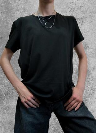 Чорна футболка оверсайз