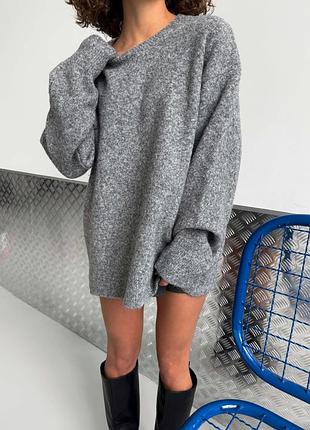 Мягкий базовый свитер серый