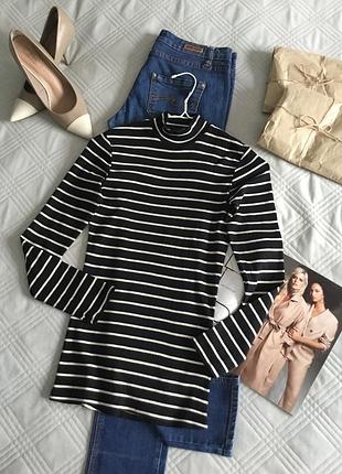 Стильная трикотажная водолазка в полоску в размере 8