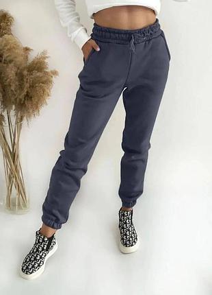 Теплі жіночі спортивні штани джогери на флісі графіт утеплені тринитка на флісі