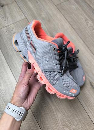 Беговые кроссовки on cloud