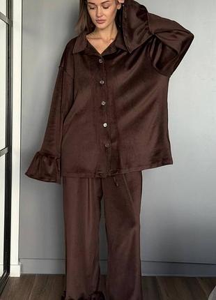 Capri шоколад 30192 домашний велюровый костюм для женщин с воланами коричневый