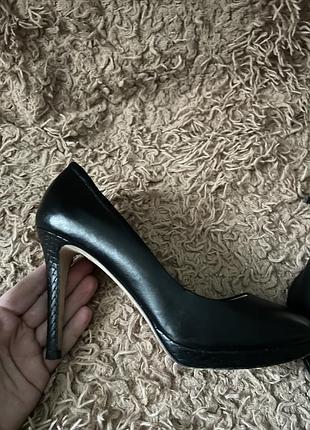 Шкіряні туфлі