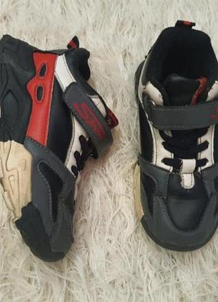 Кроссовки на липучке