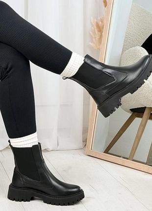 Жіночі шкіряні черевики челсі