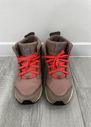 Жіночі чоботи new balance