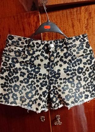 Новые шорты, джинсовые, фирменные.