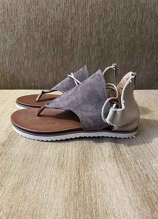 Жіночі босоніжки