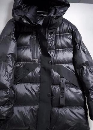 Пуховик жіночий