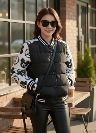 Стильна оригінальна куртка бомбер з принтом міккі маус