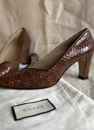 Lavorazione artigiana туфлі шкіра змії