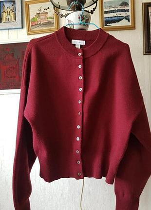 Кофта красная красного бортового цвета на пуговицах с длинным рукавом джемпер красный бордовый топ-шоп